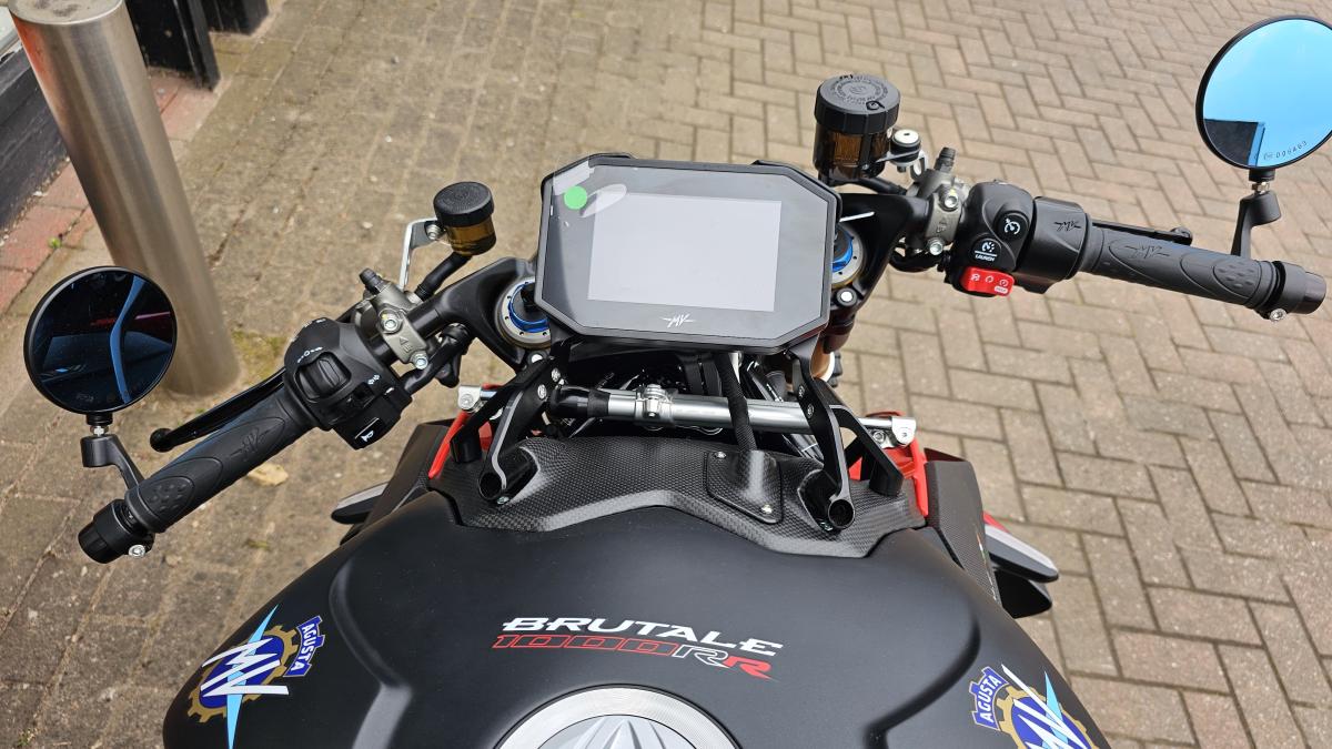 
								MV AGUSTA BRUTALE 1000RR full									