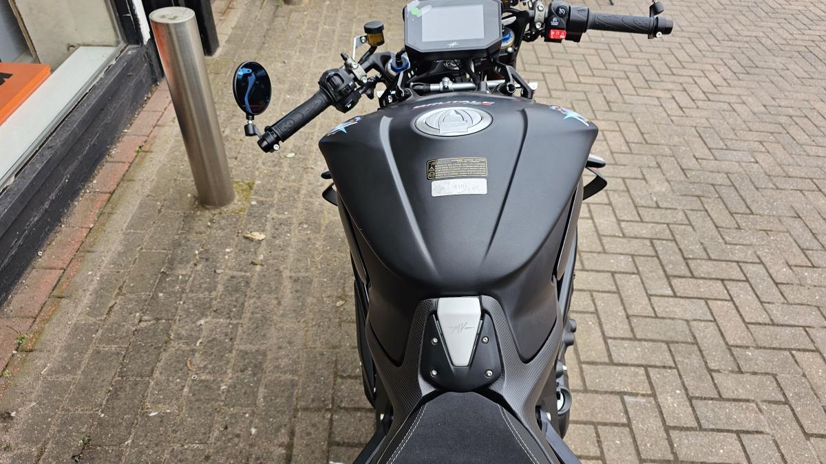 
								MV AGUSTA BRUTALE 1000RR full									