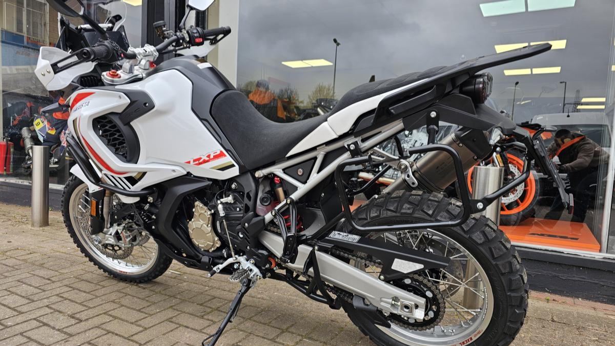 
								MV Agusta MV Agusta LXP Orioli full									