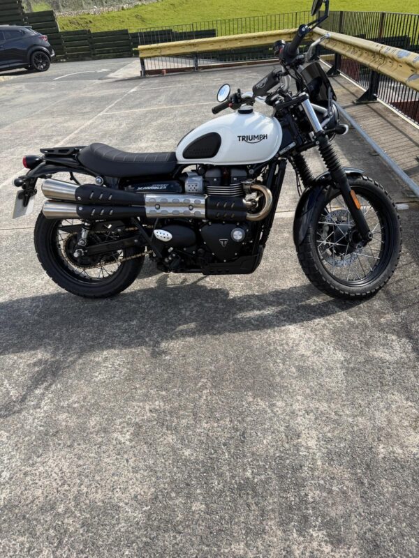 Triumph SCRAMBLER 900