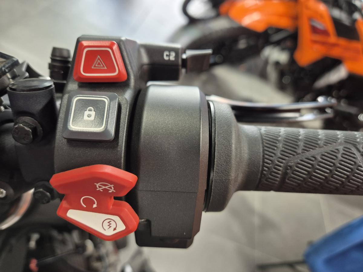 
								KTM Brabus 1300R, full									