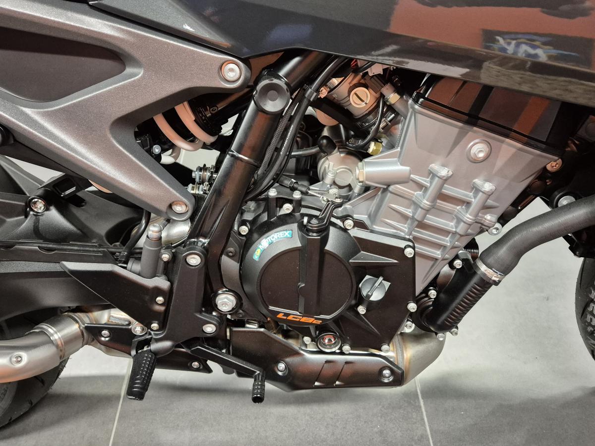 
								KTM 990 DUKE full									