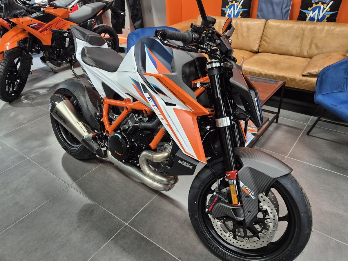 
								KTM 1390 SUPERDUKE RR full									