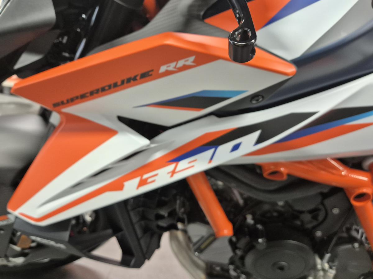 
								KTM 1390 SUPERDUKE RR full									