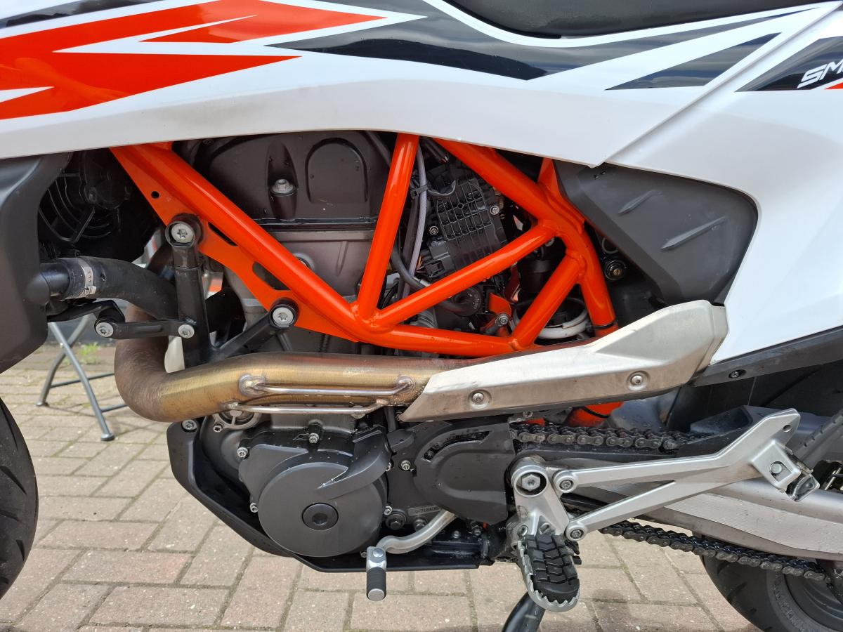 
								KTM KTM 690 SMC R full									
