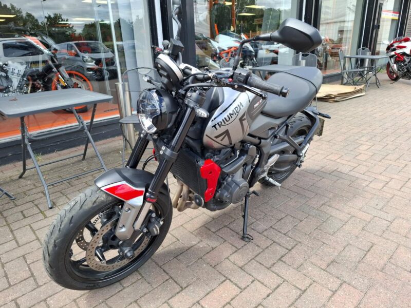 Triumph TRIDENT 660