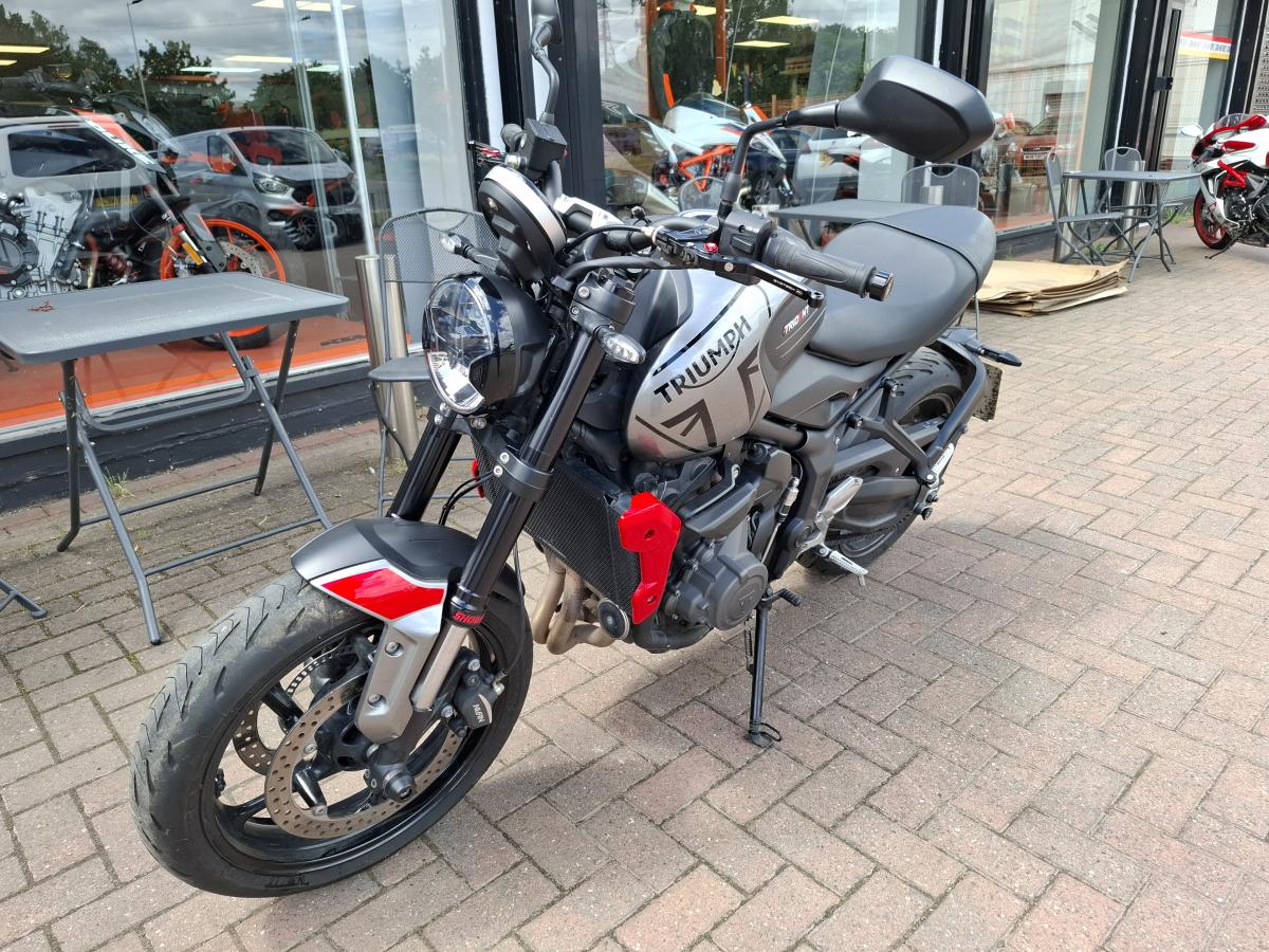 Triumph TRIDENT 660
