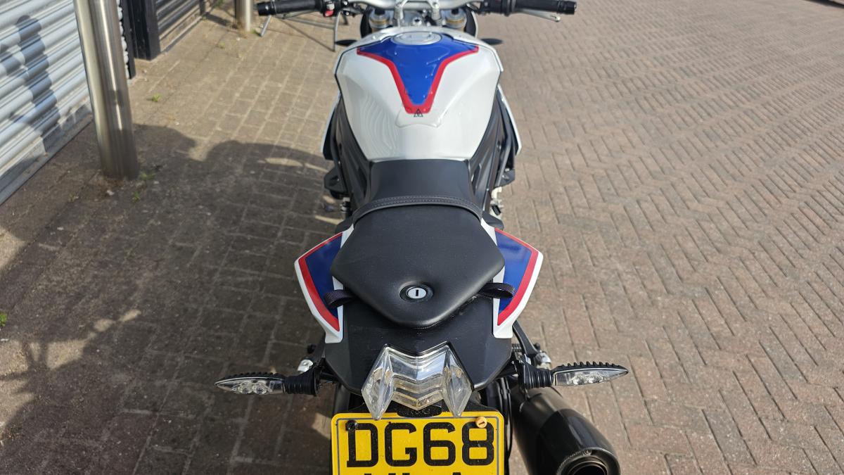 
								Bmw S1000 R Sport full									
