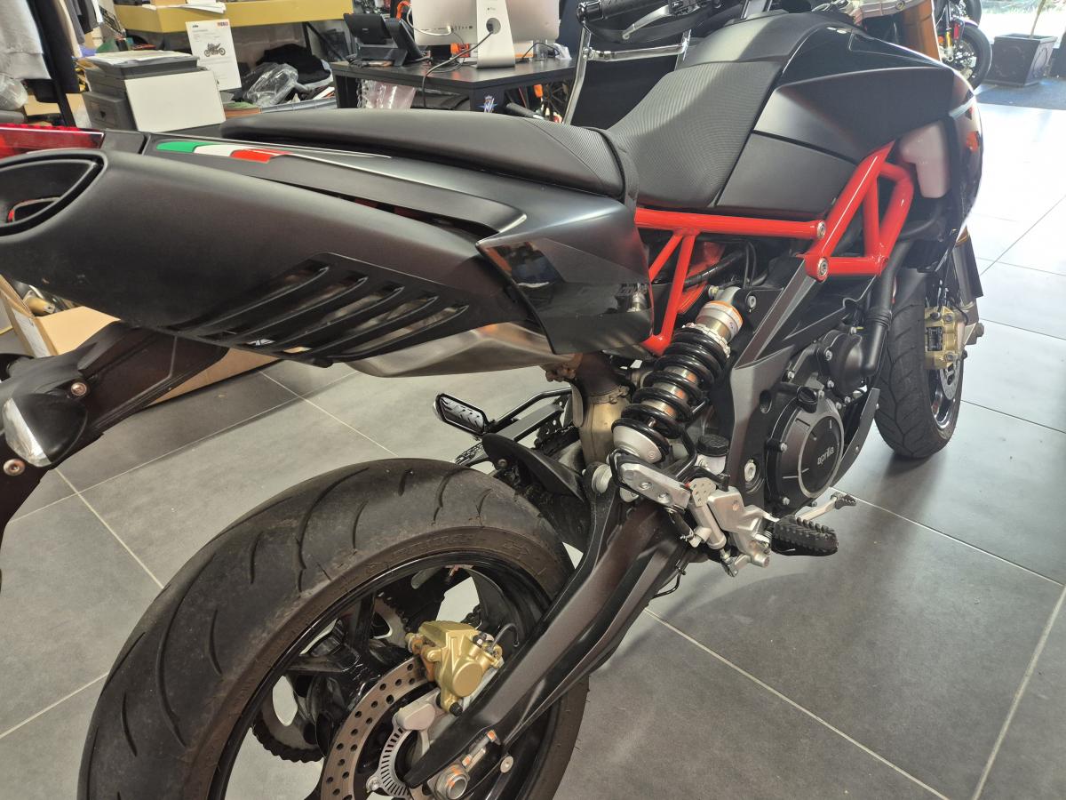 
								APRILIA APRILIA DORSODURO full									