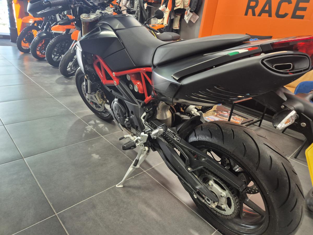 
								APRILIA APRILIA DORSODURO full									