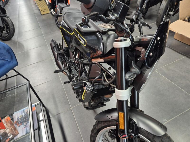 HUSQVARNA SVARTPILEN 401