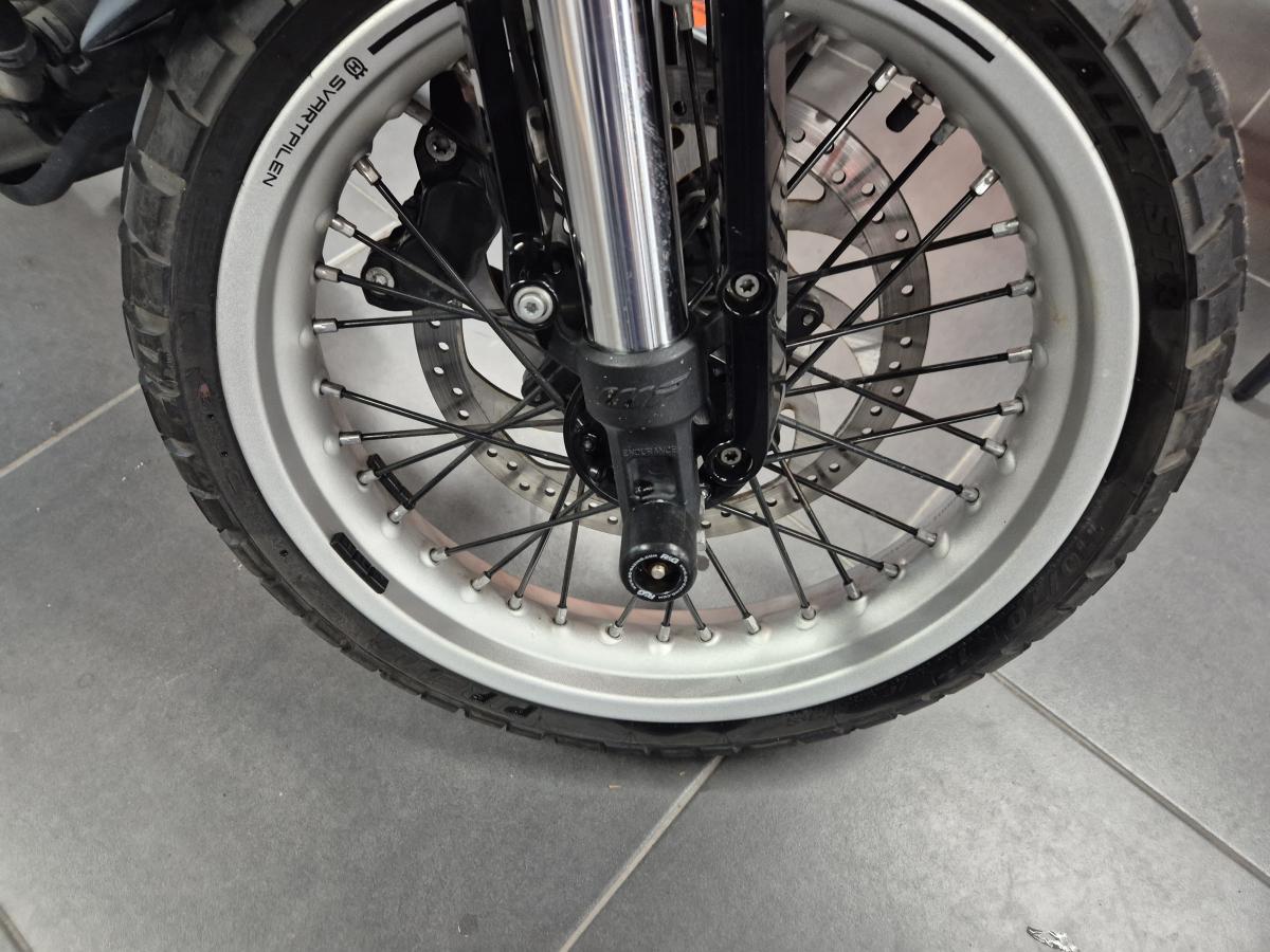 
								HUSQVARNA SVARTPILEN 401 full									