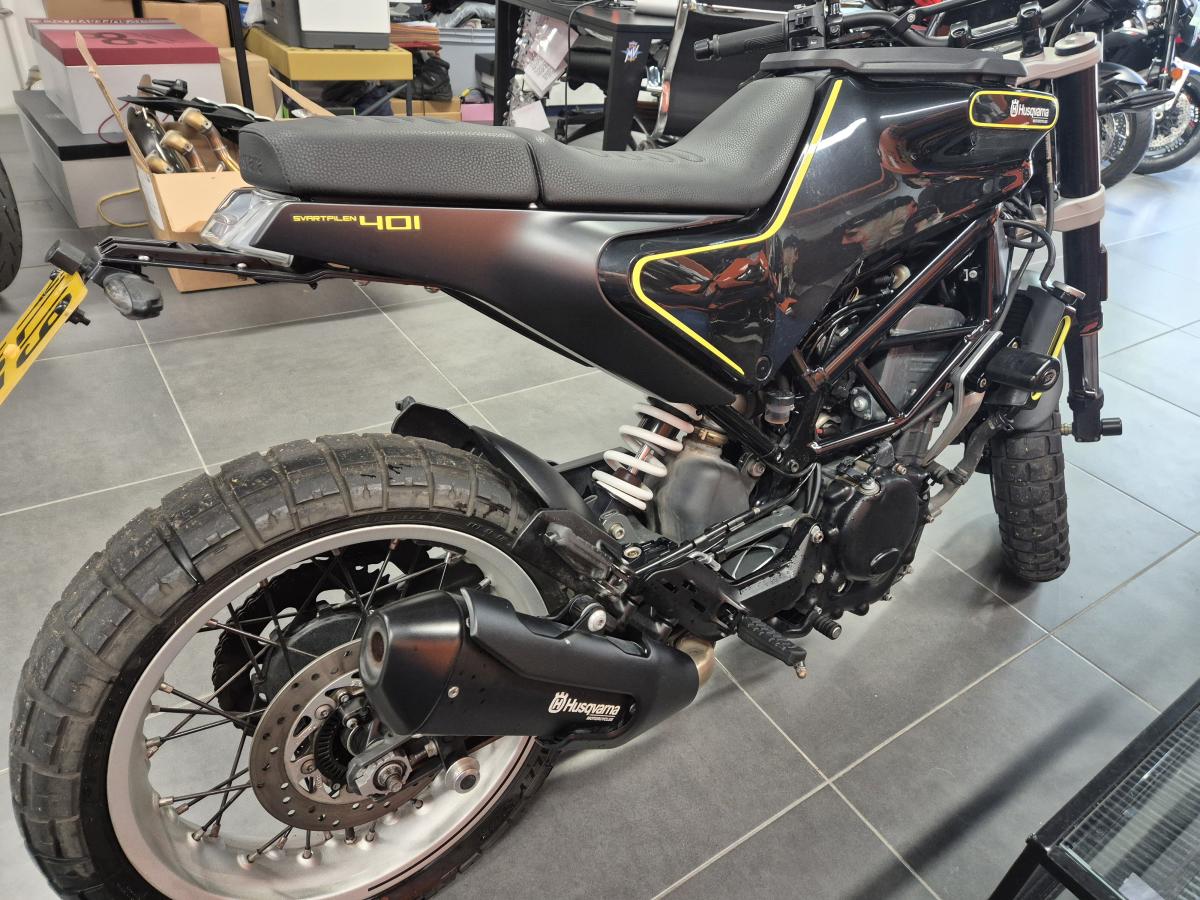
								HUSQVARNA SVARTPILEN 401 full									