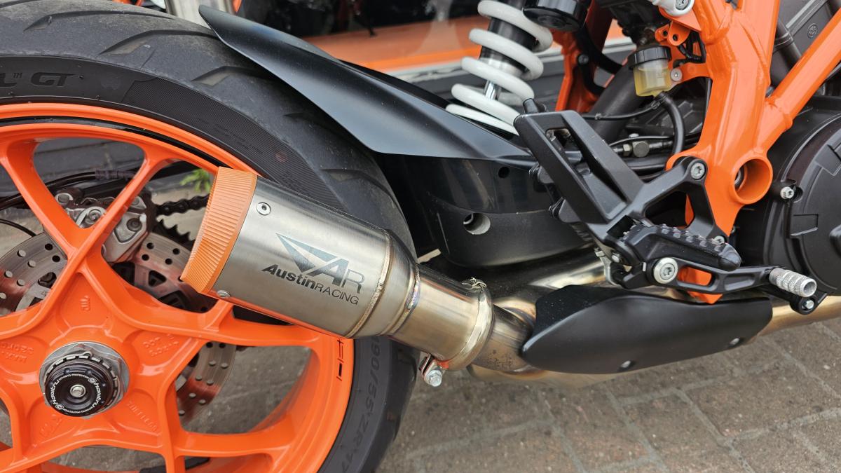 
								KTM KTM 1290 SUPERDUKE R 17 full									