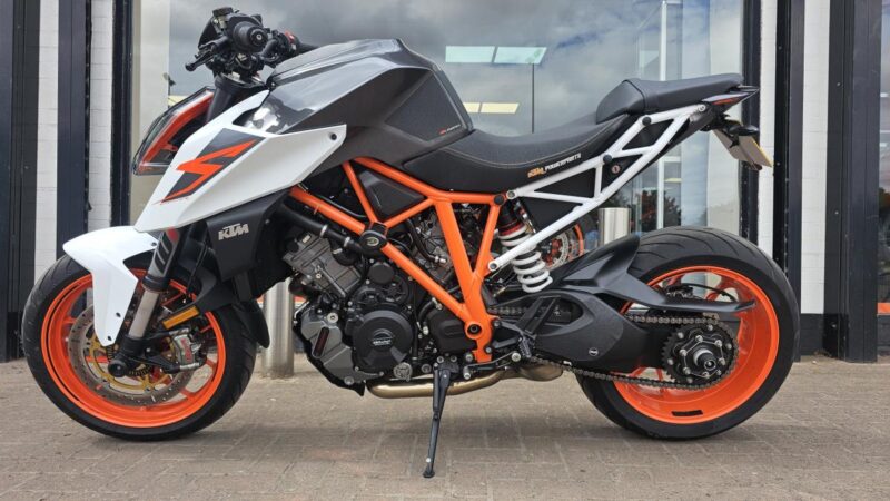 KTM KTM 1290 SUPERDUKE R 17