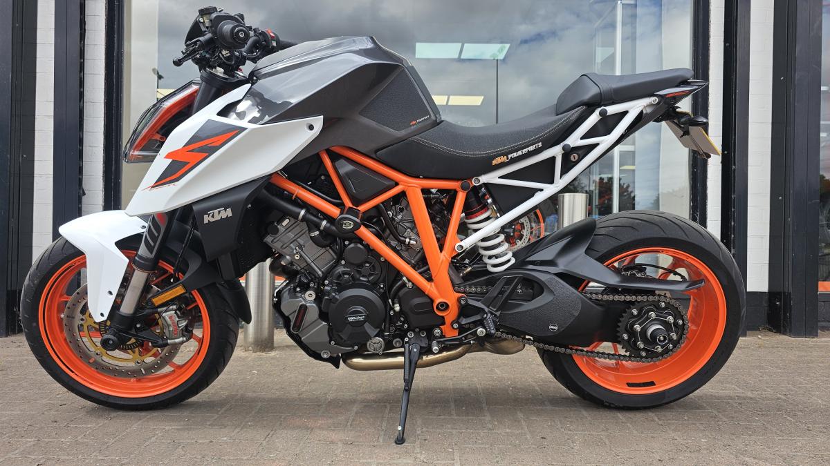 
								KTM KTM 1290 SUPERDUKE R 17 full									