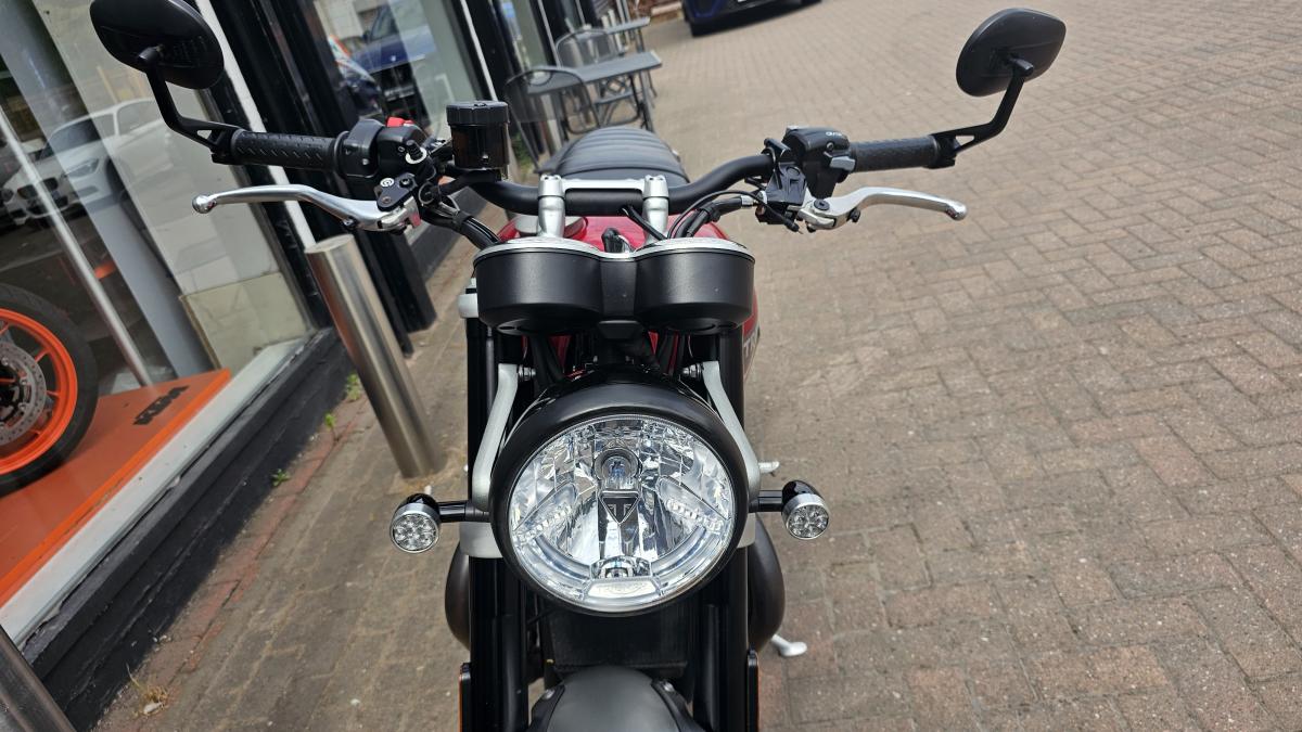 
								Triumph SPEED TWIN 1200 full									