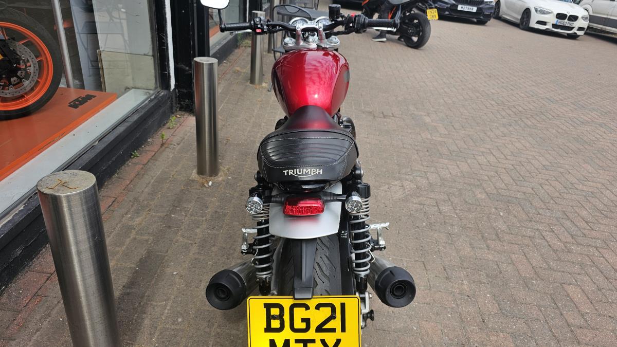 
								Triumph SPEED TWIN 1200 full									