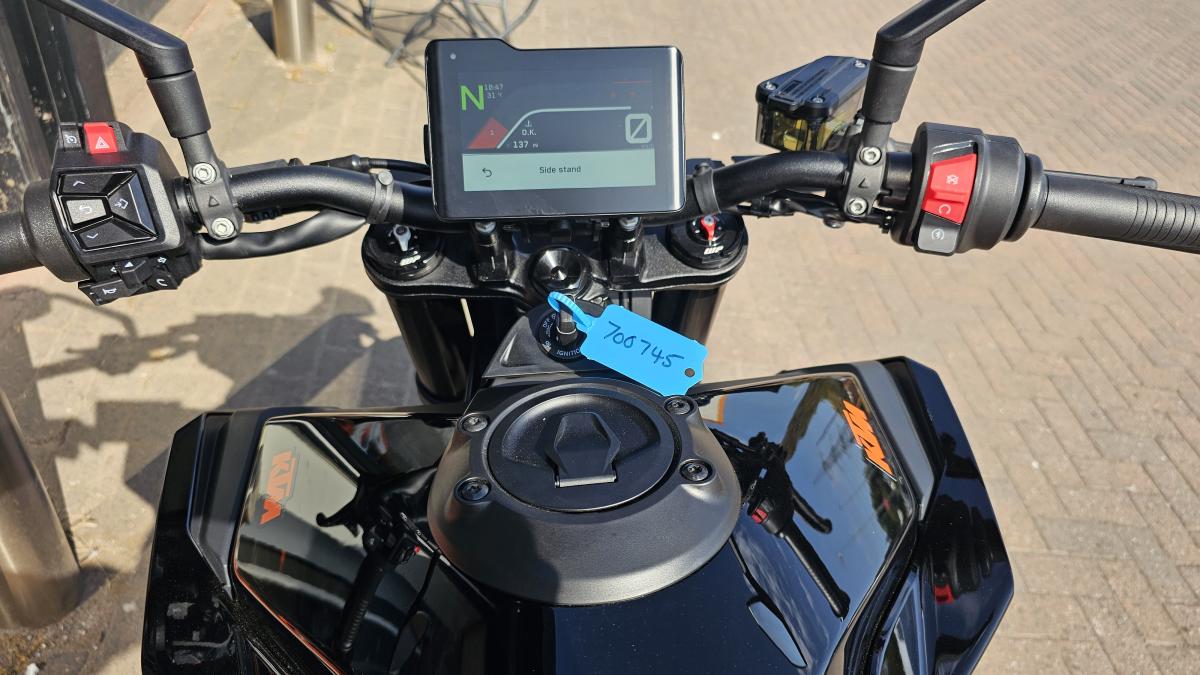 
								KTM 790 DUKE full									