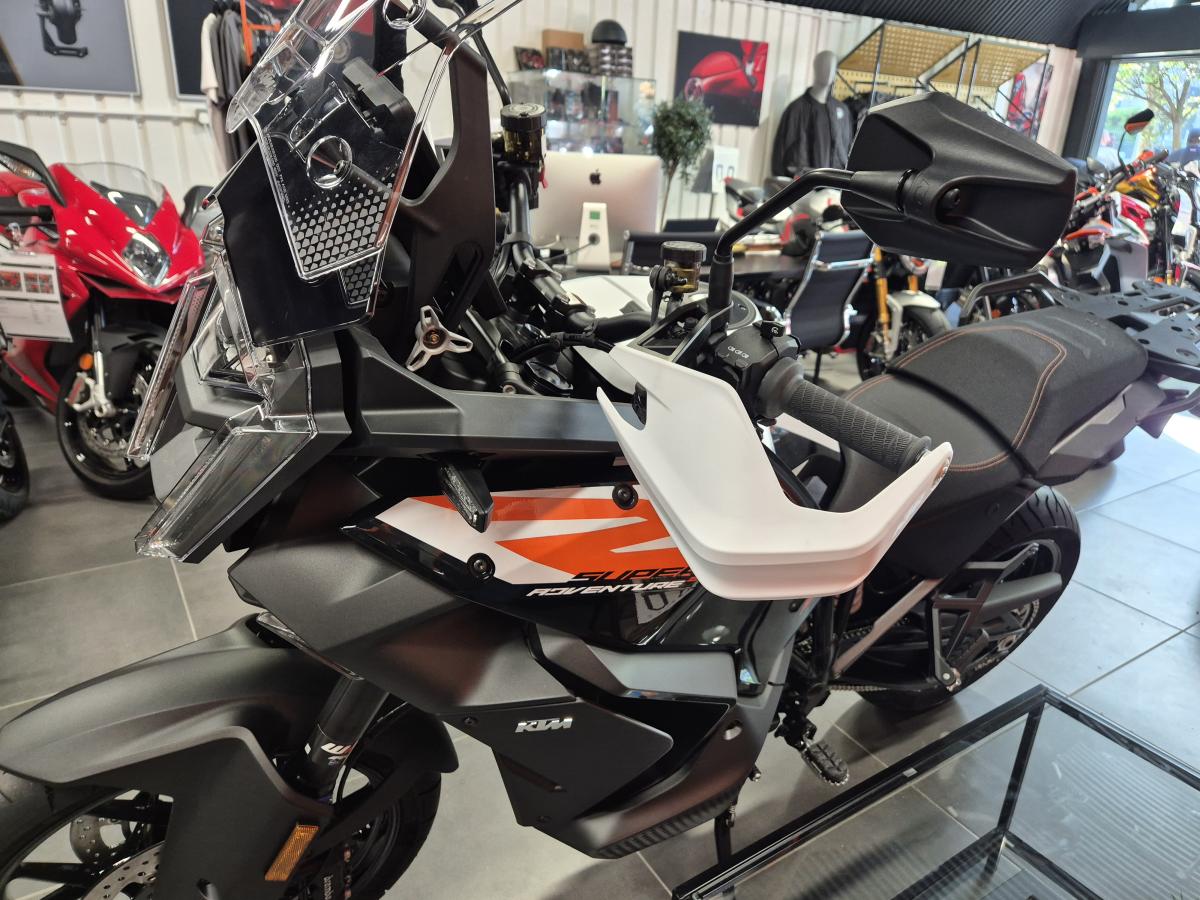 
								KTM 1390 Super Adventure S full									