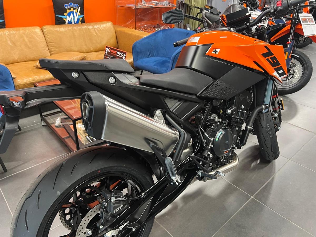 
								KTM 790 DUKE L full									