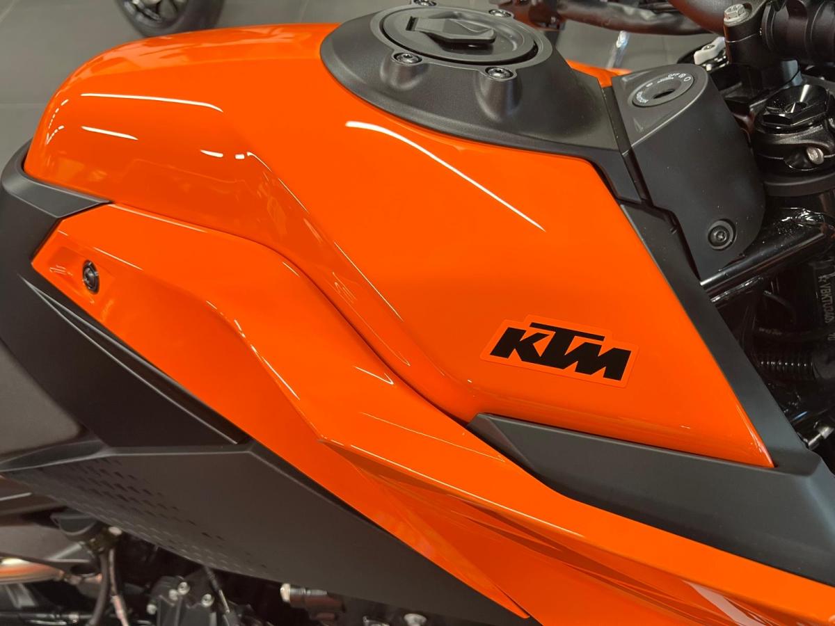 
								KTM 790 DUKE L full									