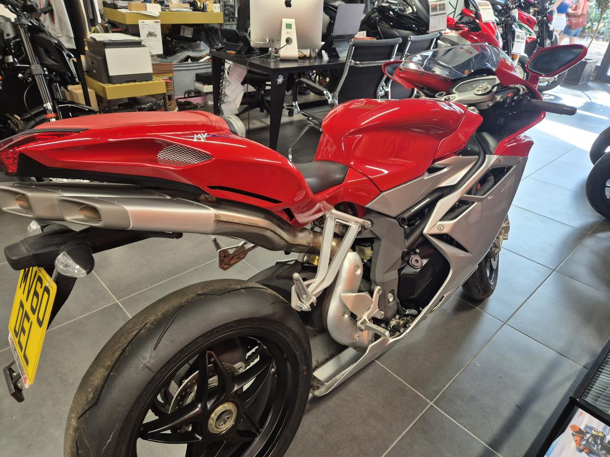 
								MV AGUSTA MV AGUSTA F4 1000 R 2010 full									