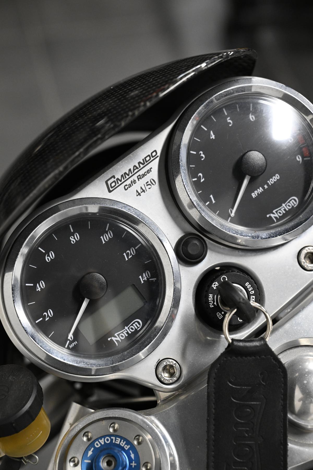 
								Norton NORTON COMMANDO 961 CAFE RACER full									