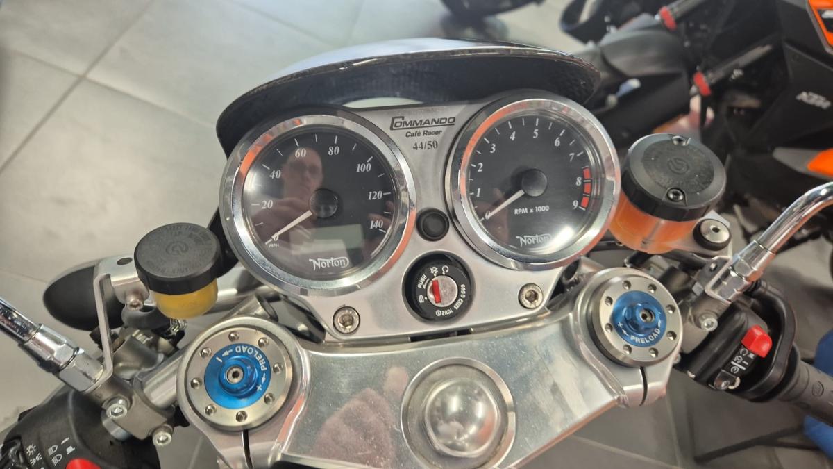 
								Norton NORTON COMMANDO 961 CAFE RACER full									