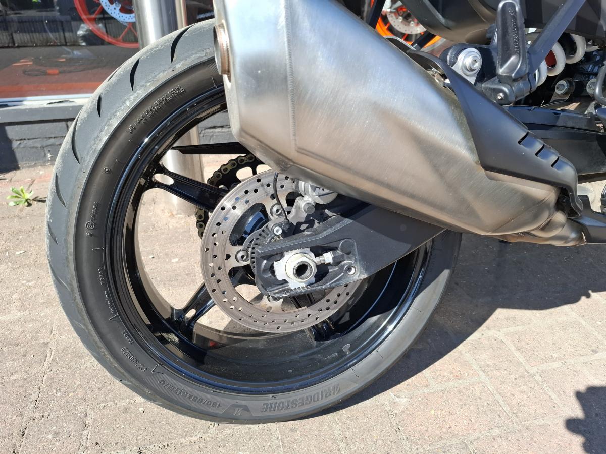 
								KTM KTM 990 DUKE full									