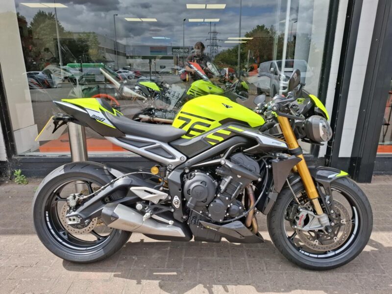 TRIUMPH STREET TRIPLE RS