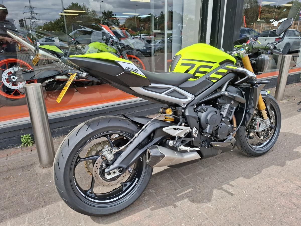 TRIUMPH STREET TRIPLE RS