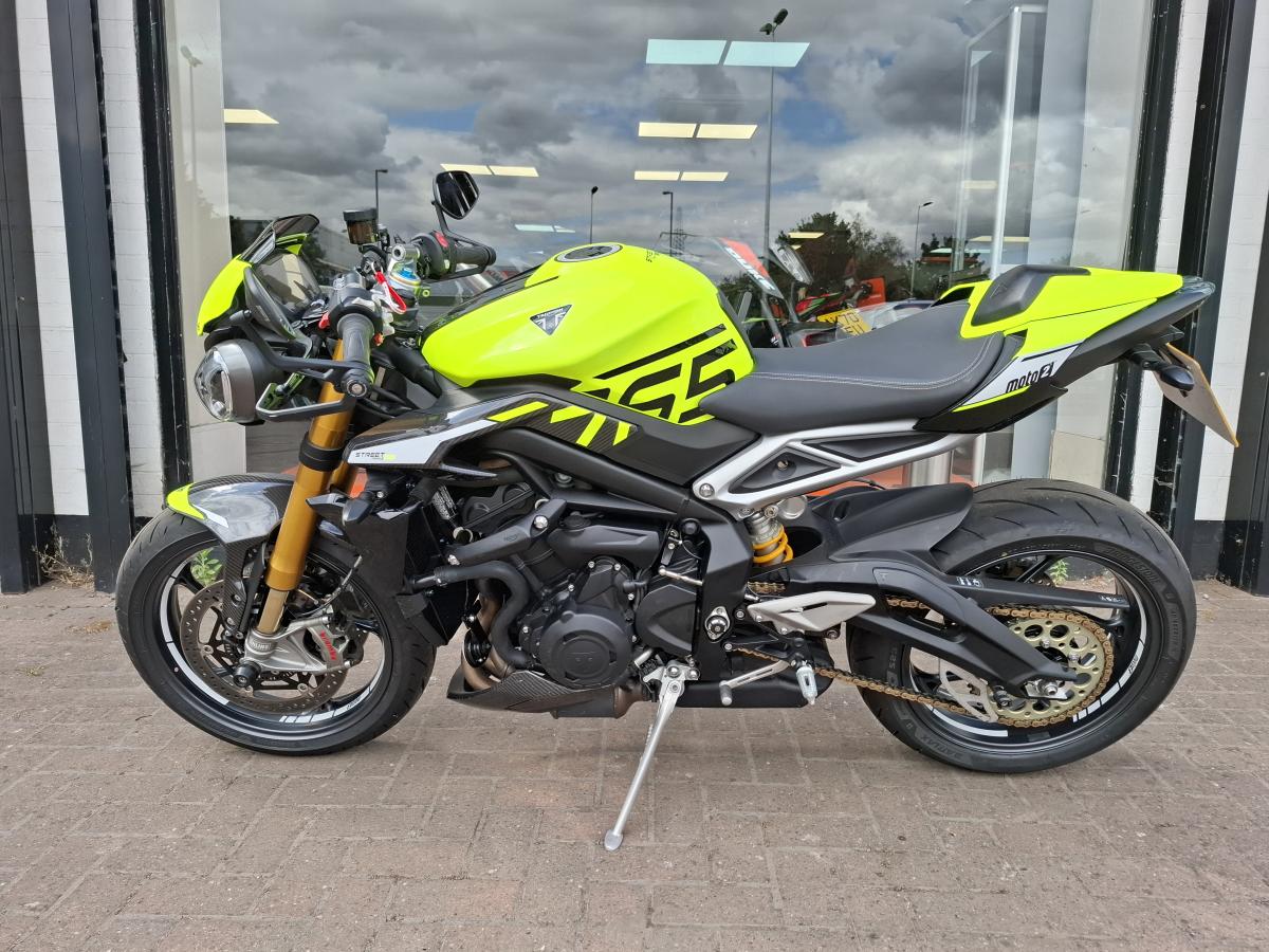 TRIUMPH STREET TRIPLE RS