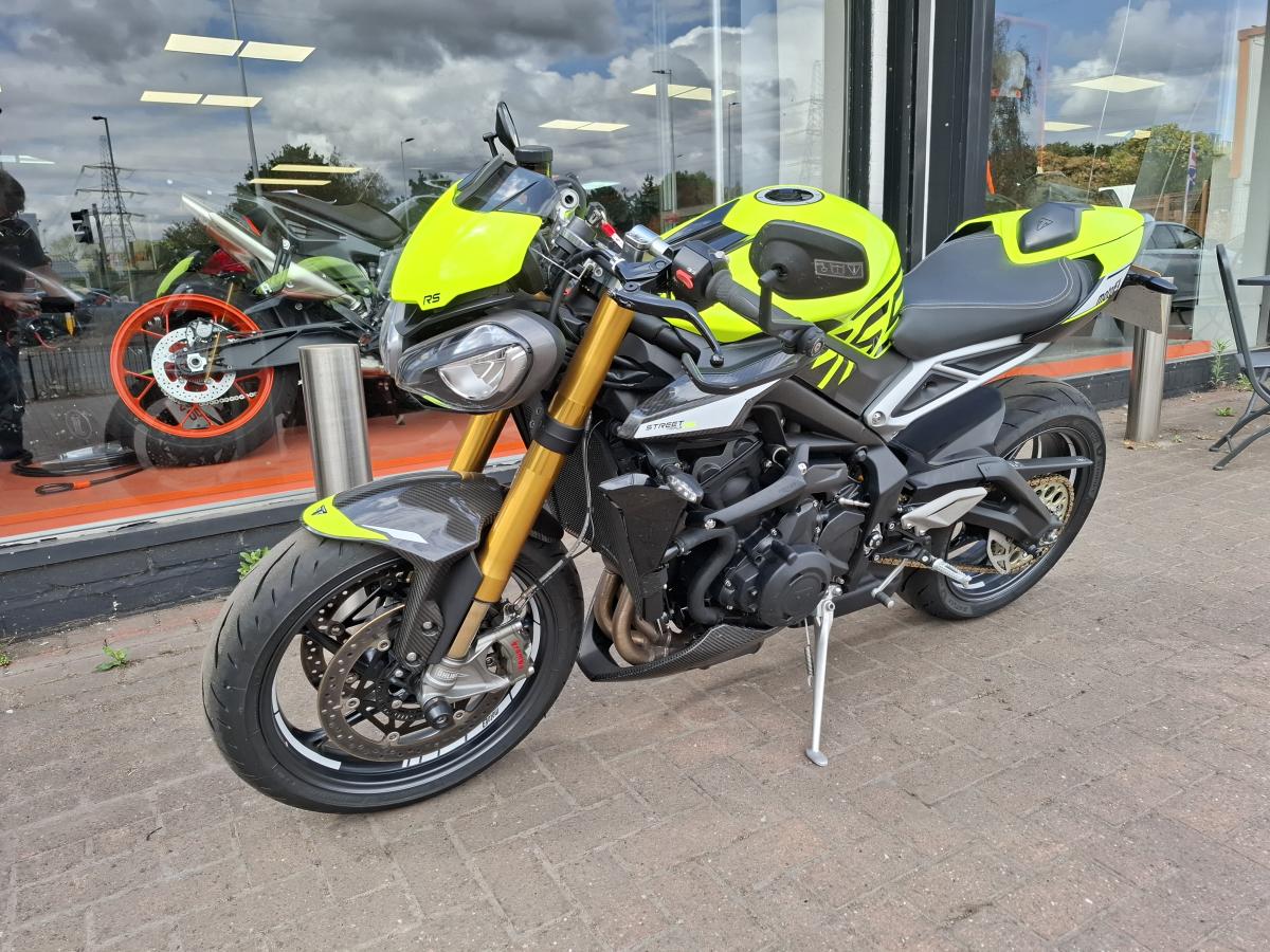 TRIUMPH STREET TRIPLE RS