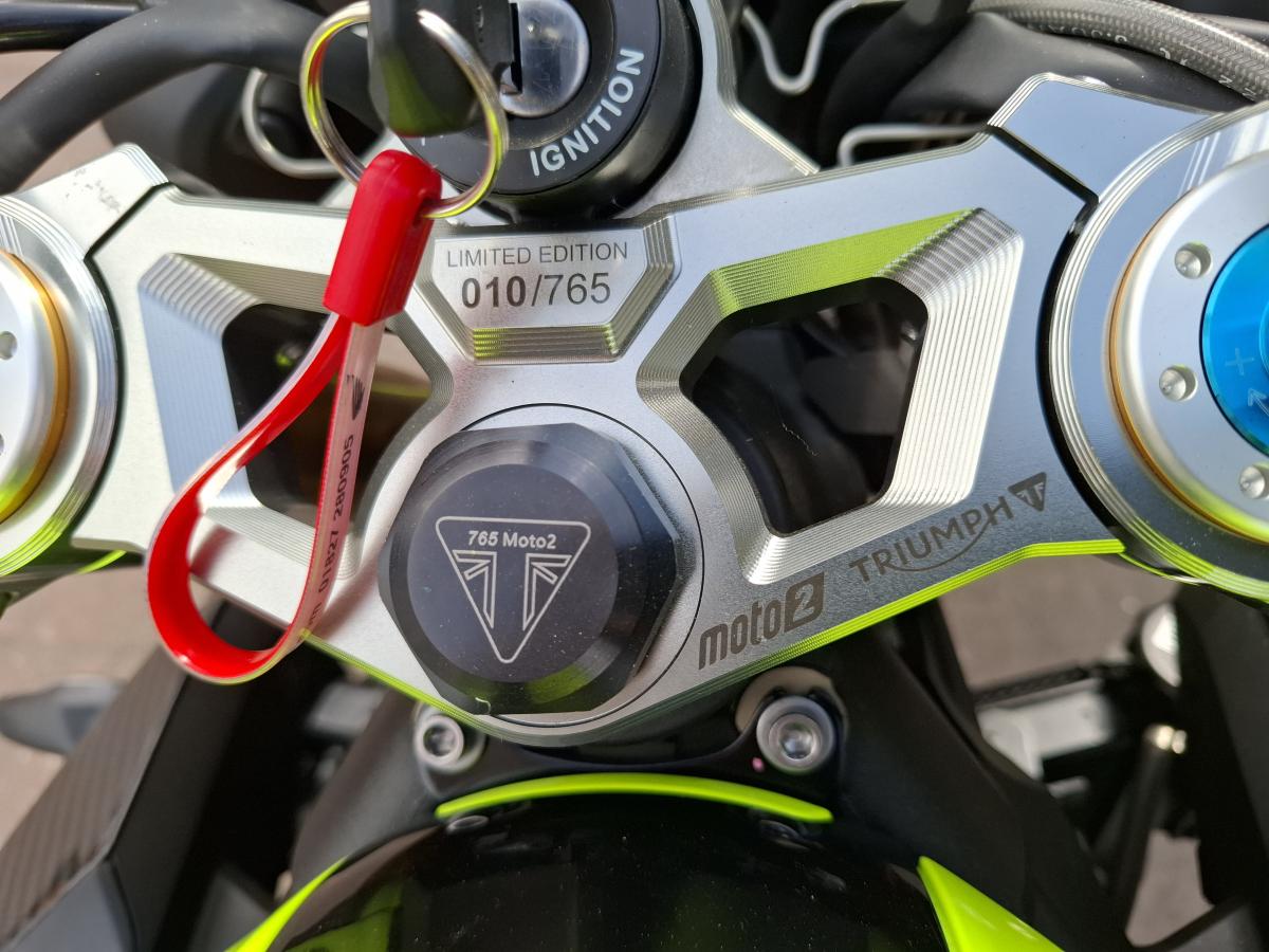 
								TRIUMPH STREET TRIPLE RS full									