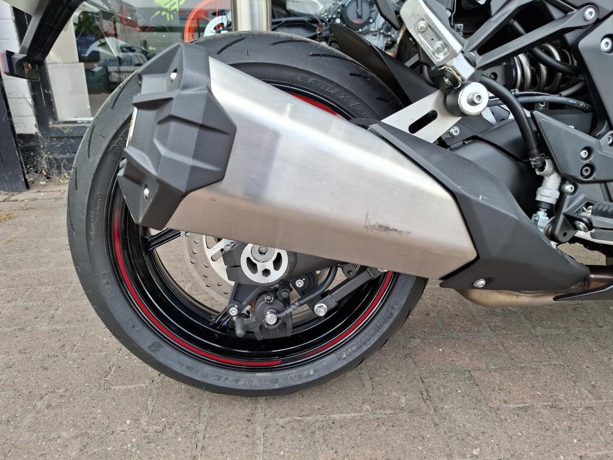Kawasaki KAWASAKI ZX 1002 KNSAN