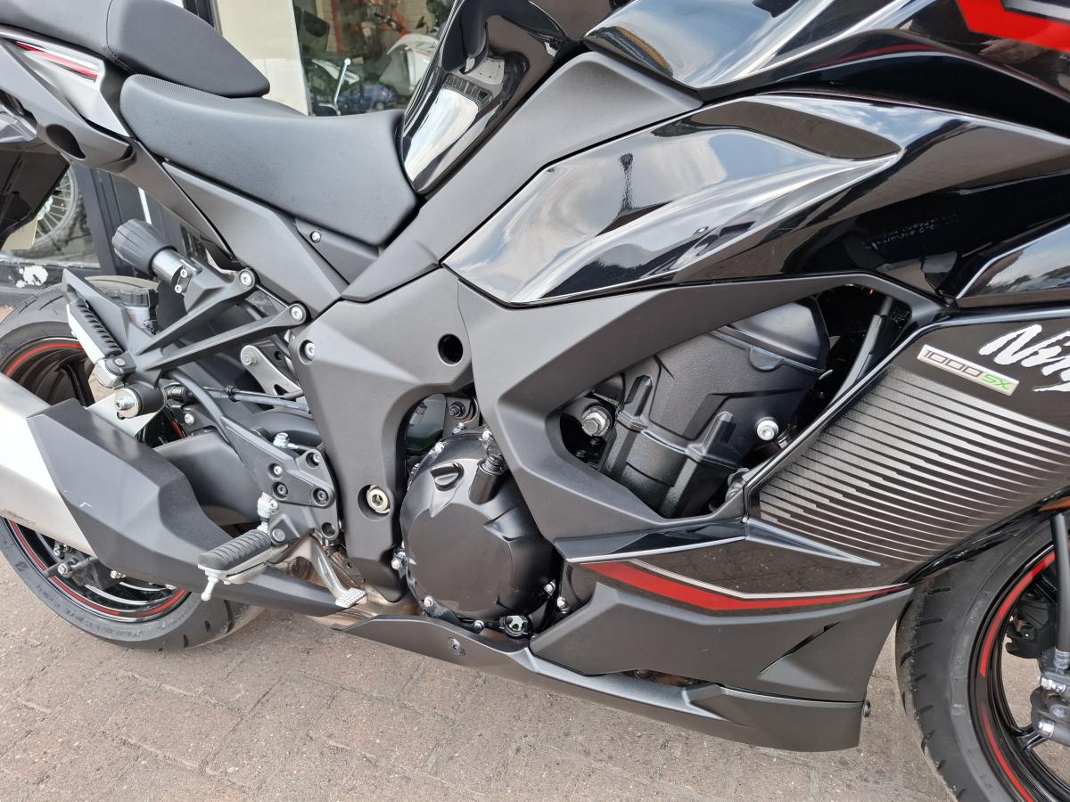 Kawasaki KAWASAKI ZX 1002 KNSAN