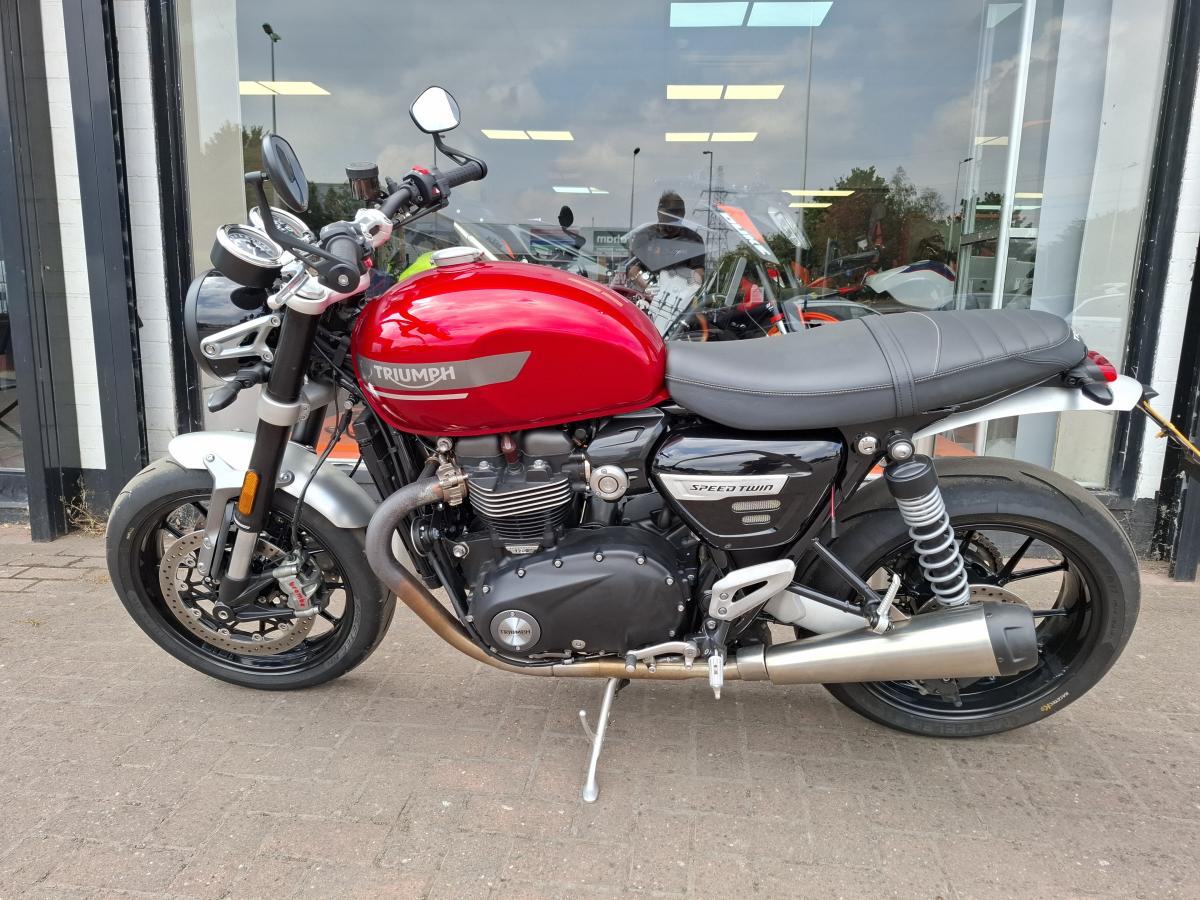 
								Triumph TRIUMPH SPEED TWIN full									