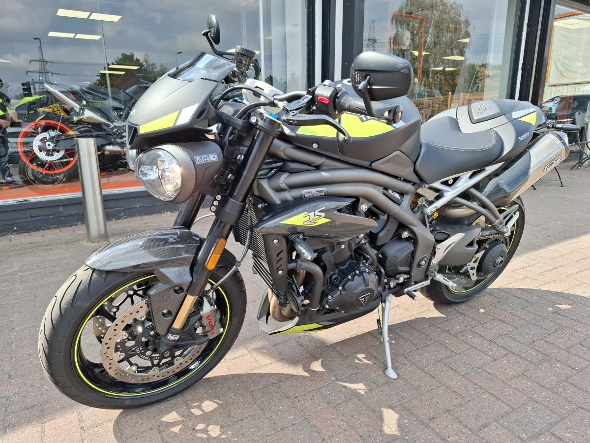 TRIUMPH TRIUMPH SPEED TRIPLE RS 1050