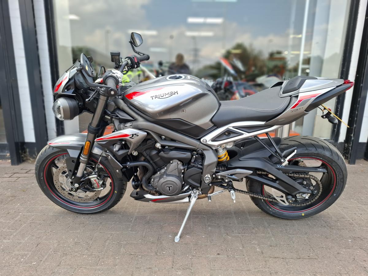 
								TRIUMPH STREET TRIPLE RS 765 full									