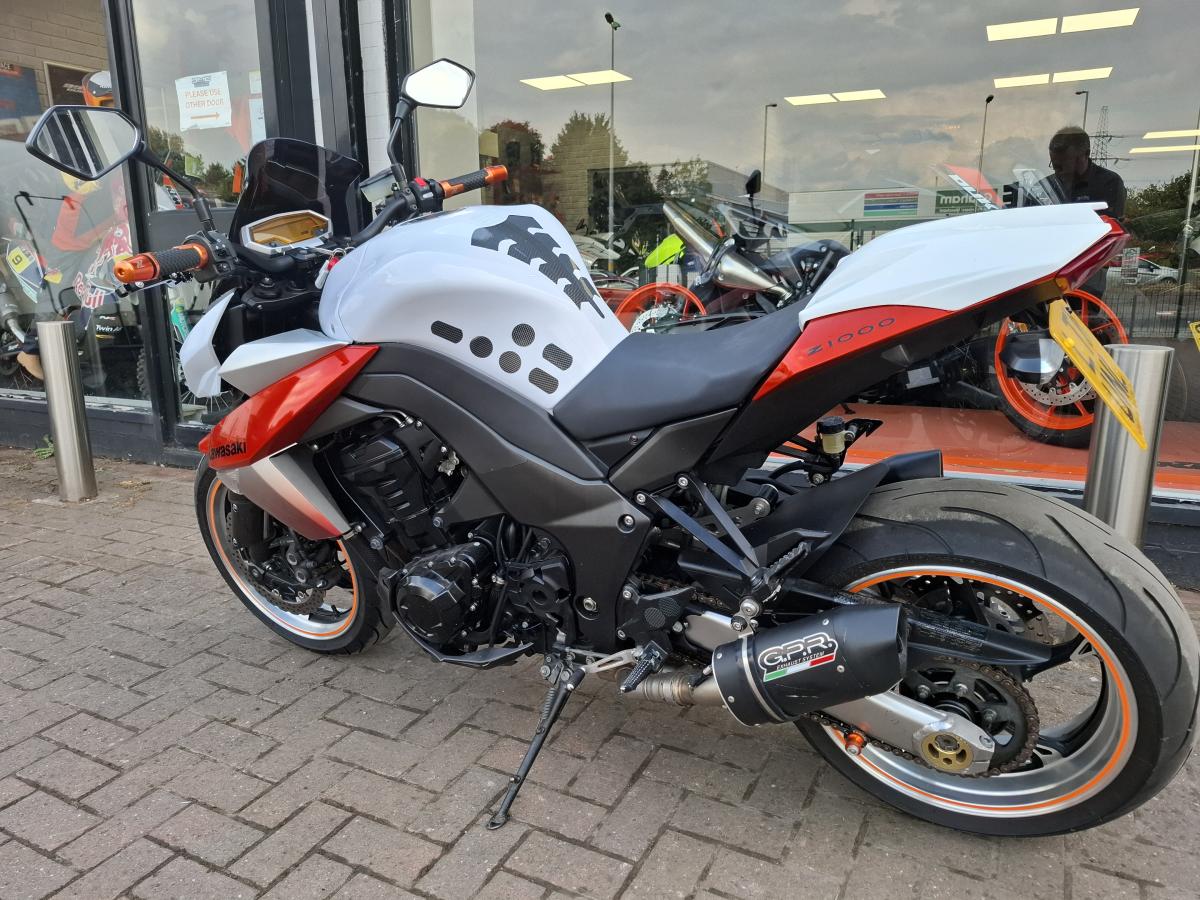
								KAWASAKI KAWASAKI ZR 1000 DAF full									