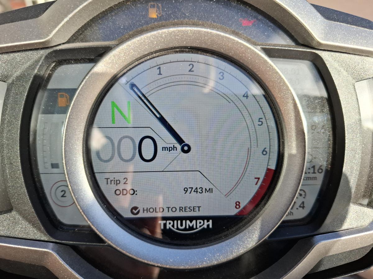 
								Triumph TRIUMPH ROCKET 3 R full									