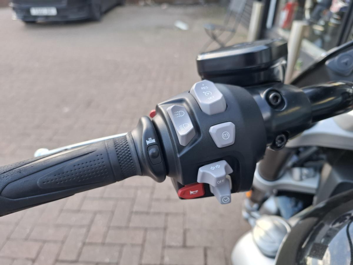 
								Triumph TRIUMPH ROCKET 3 R full									