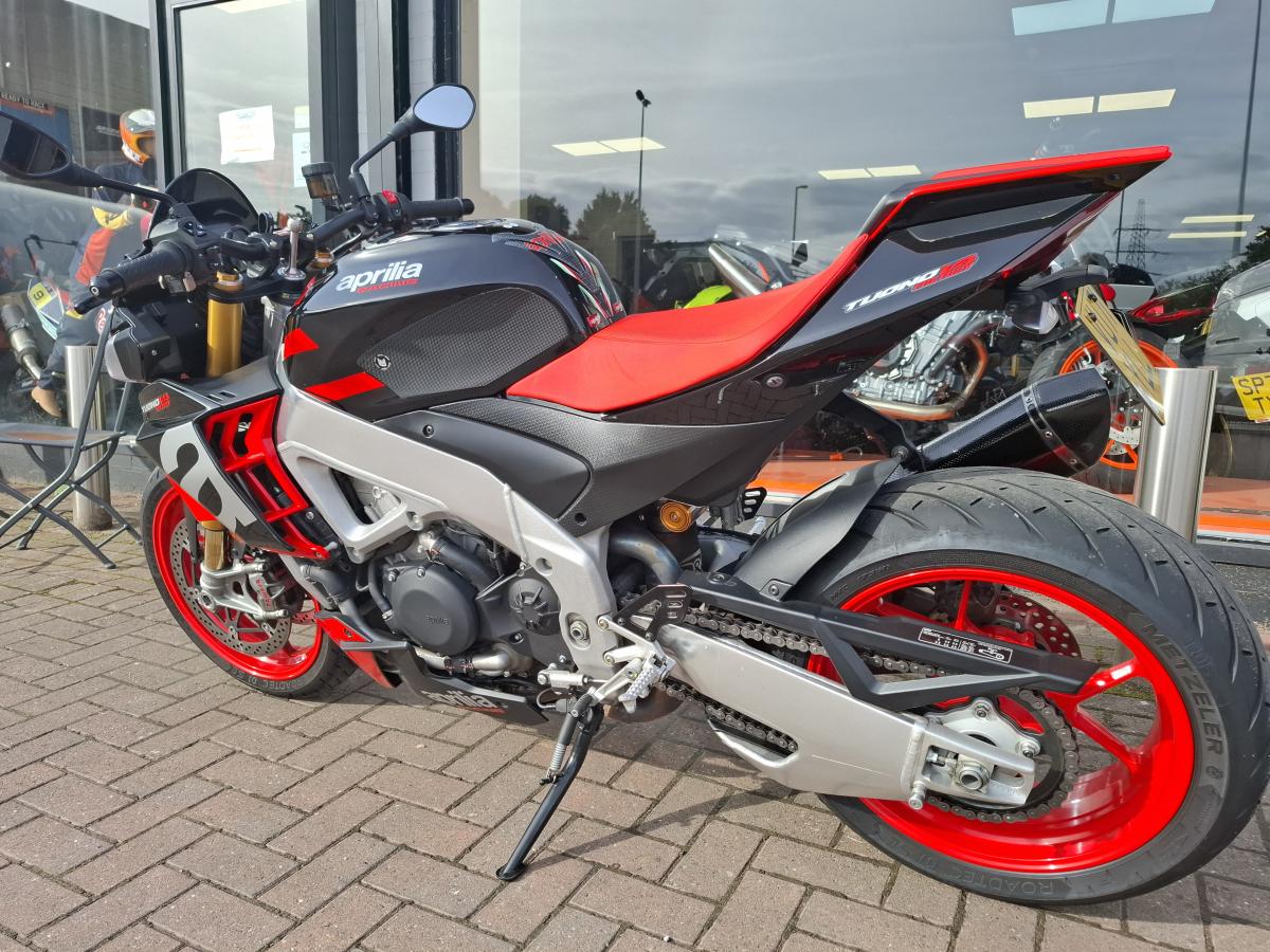 
								APRILIA APRILIA TUONO full									