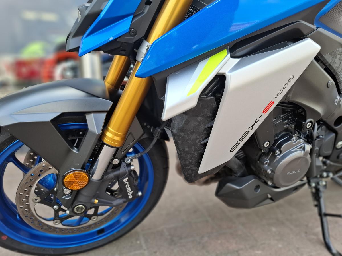 
								Suzuki SUZUKI GSXS 1000 RQ M2 full									