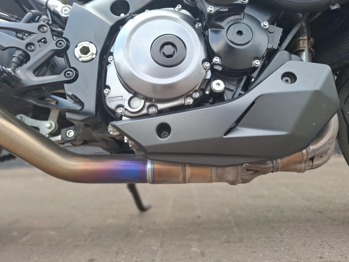 
								Suzuki SUZUKI GSXS 1000 RQ M2 full									