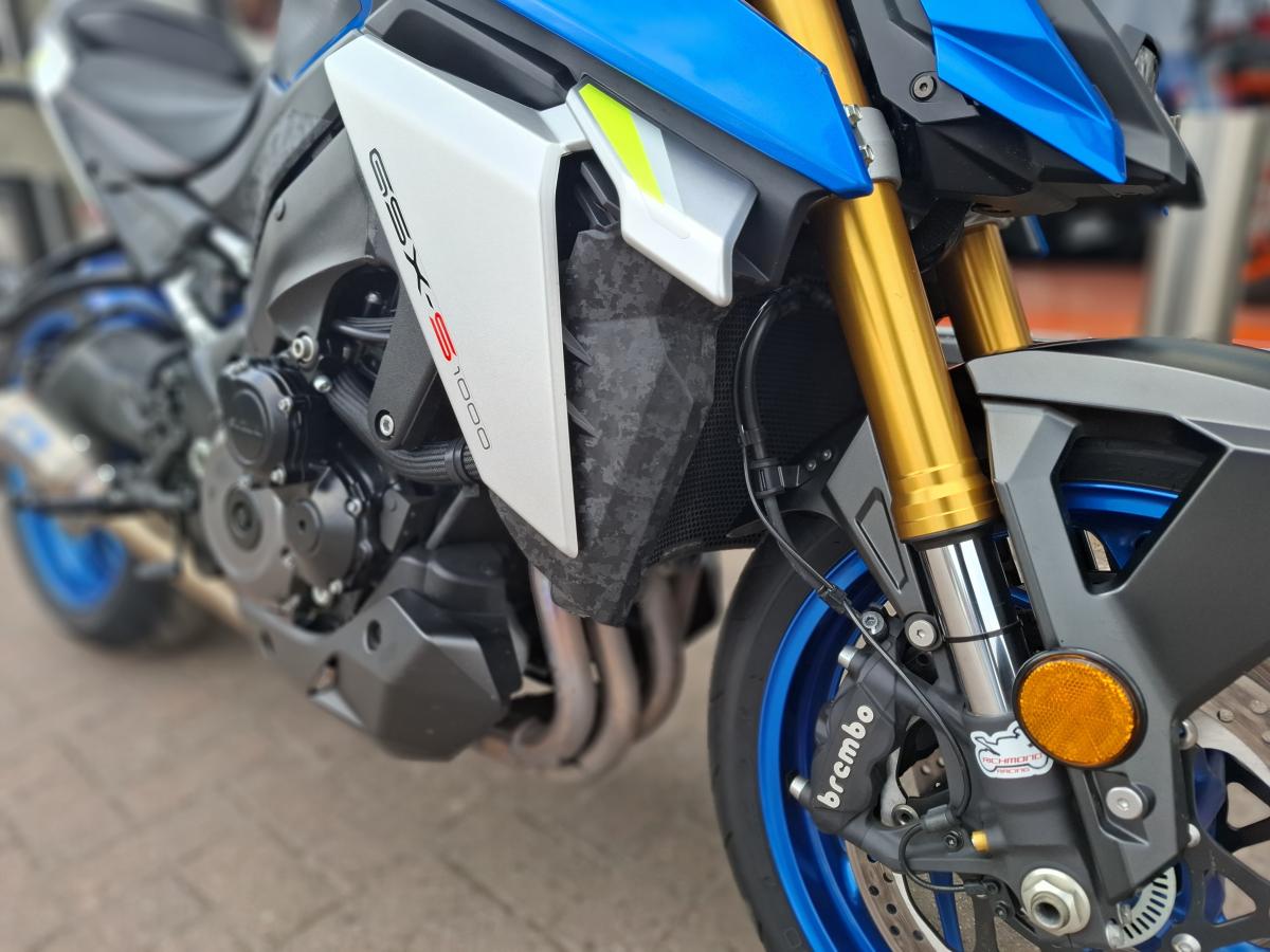 
								Suzuki SUZUKI GSXS 1000 RQ M2 full									