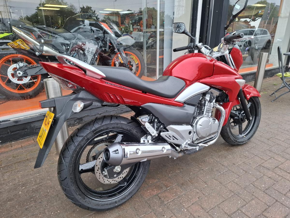
								Suzuki SUZUKI GW 250 L3 full									
