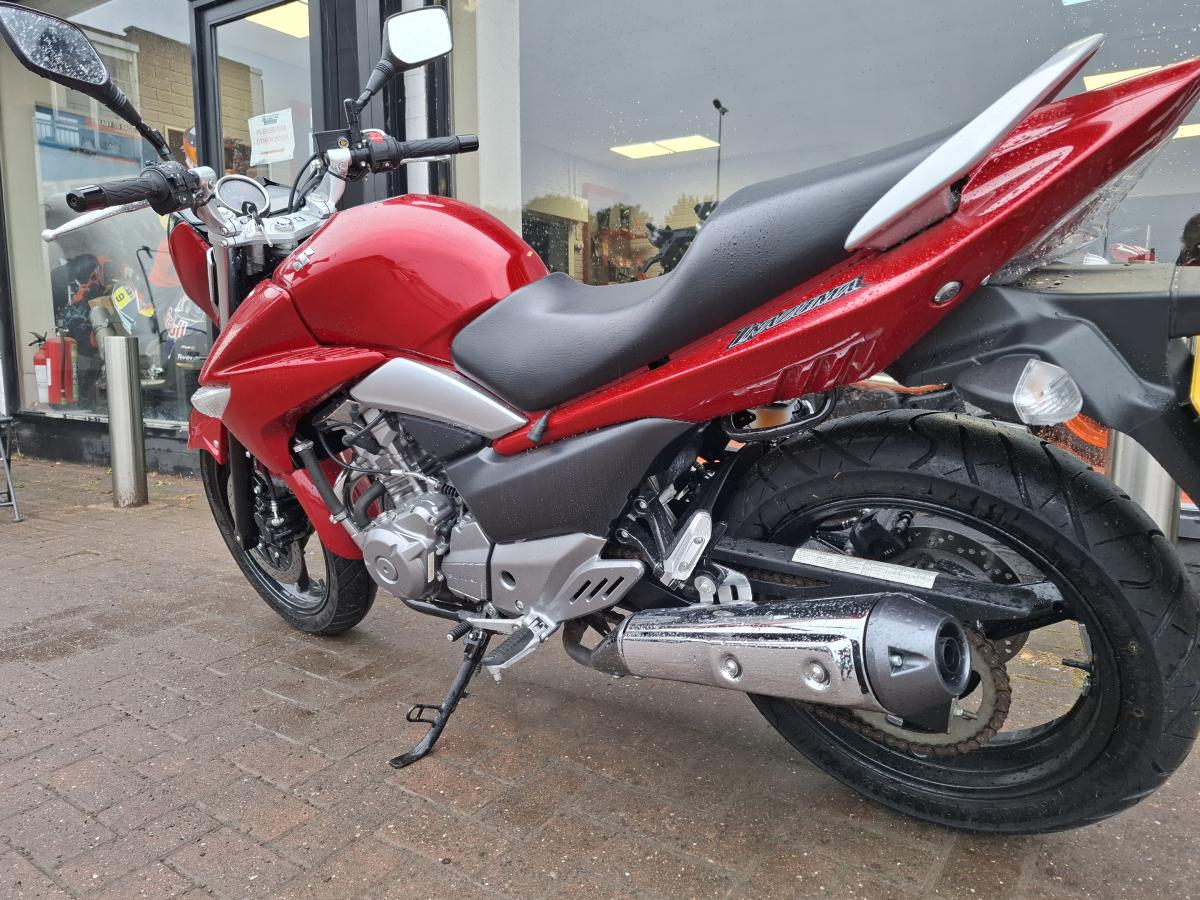 
								Suzuki SUZUKI GW 250 L3 full									