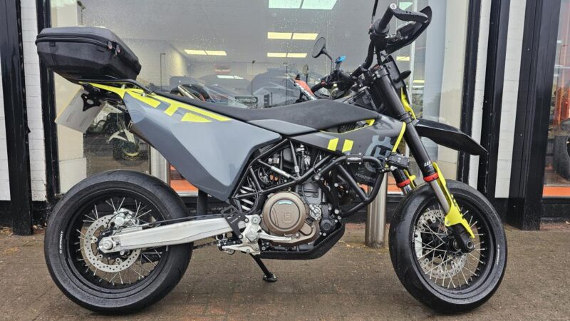 Husqvarna 701 SUPERMOTO 2024